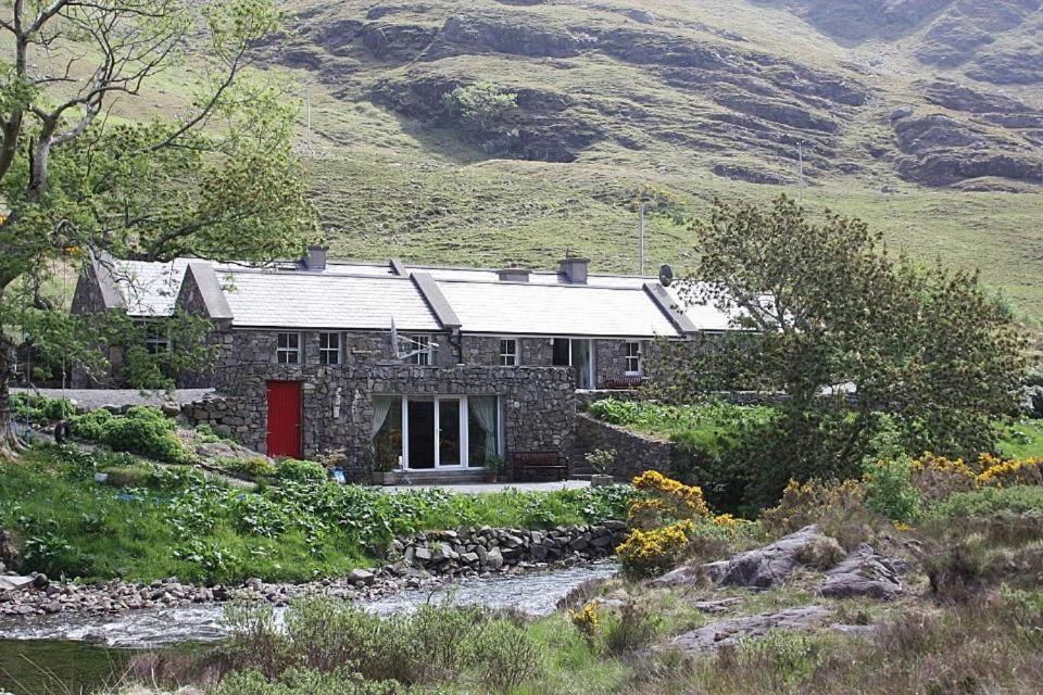 Delphi Lodge Cottages 里南 外观 照片